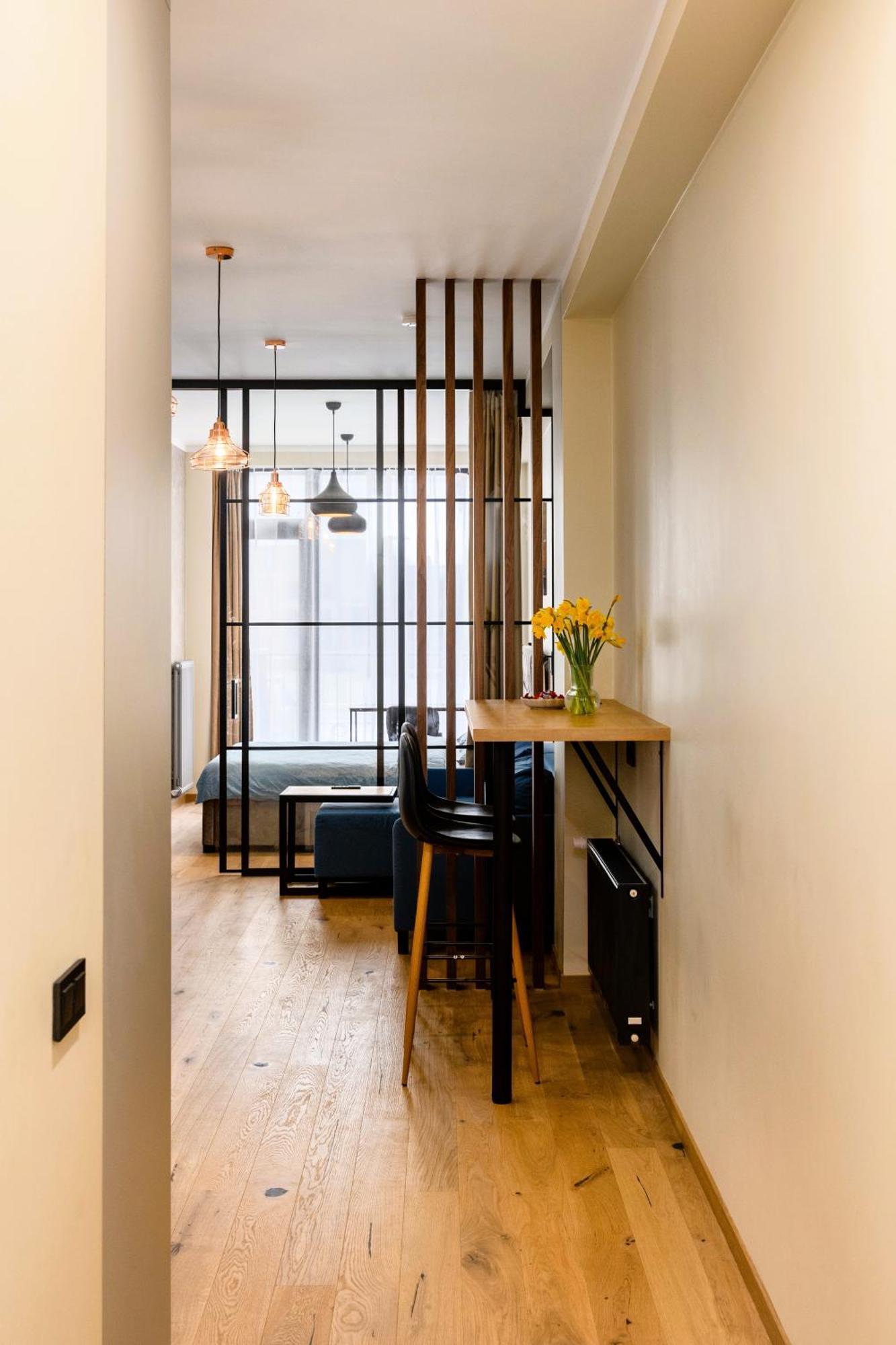 Main Street Lounge - Terrace, Free P, Self Check-in * Riga